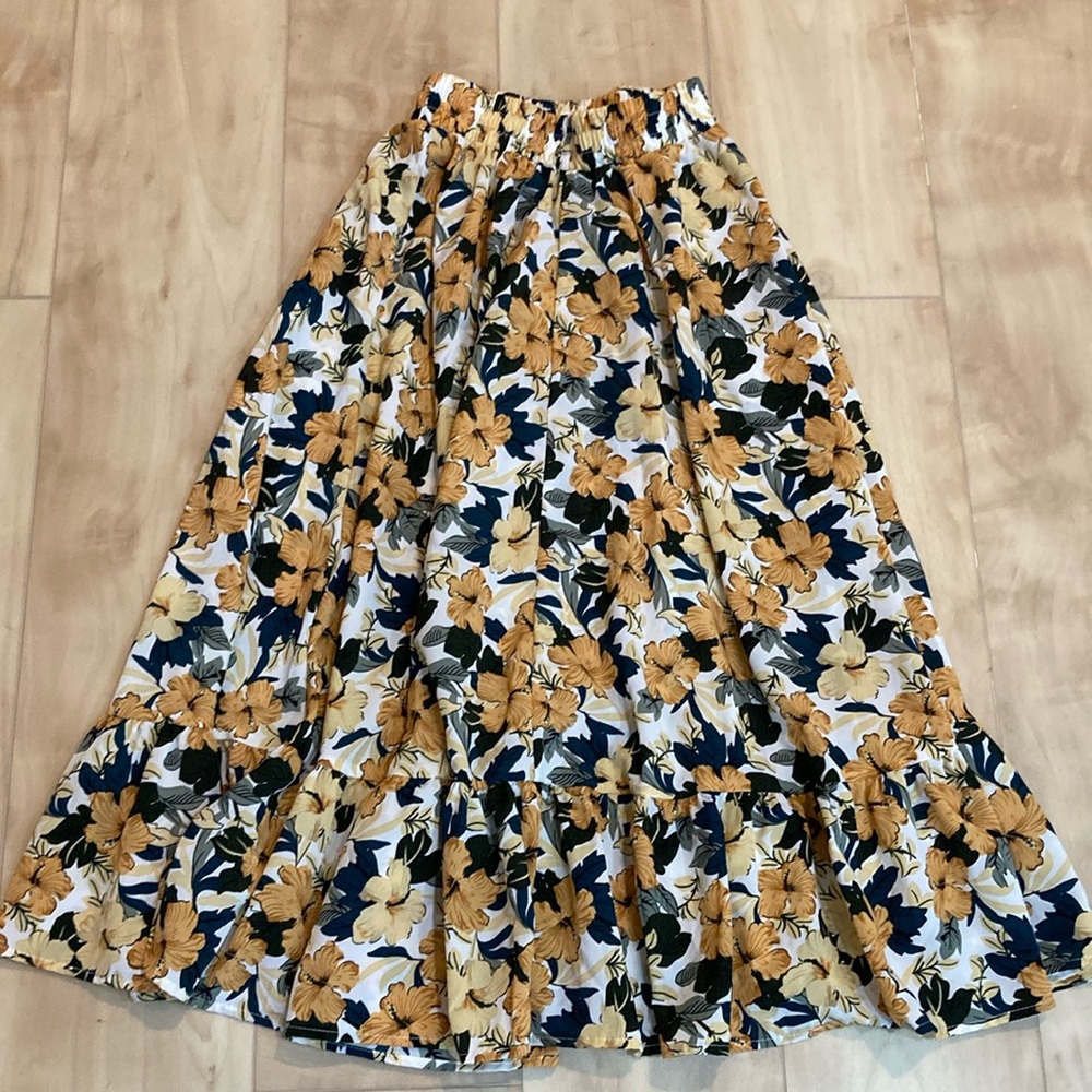 Floral high waisted skirt